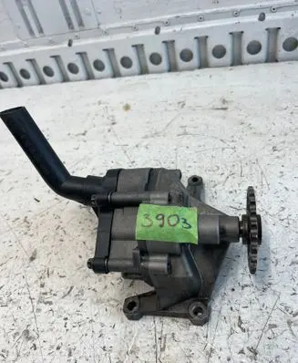 Mercedes-Benz Sprinter W901 W902 W903 W904 Oil pump 6061810801