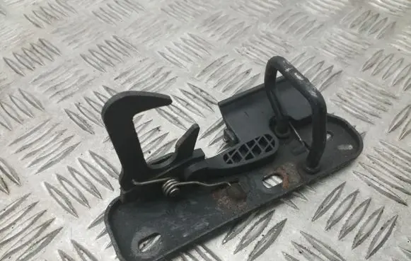 Volkswagen Golf V Engine bonnet/hood lock/latch loop/hook 1K0823480