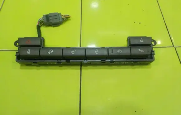 Land Rover Freelander 2 - LR2 Other switches/knobs/shifts 13032790600X 14AB46 DH5213D734MC