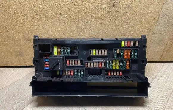 BMW 5 GT F07 Fuse module 9210861 921086101 61149210861
