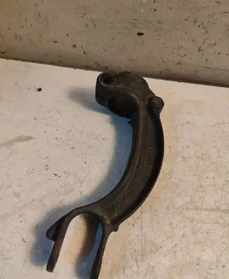 Audi A4 S4 B8 8K Lower shock absorber bracket 8K0413