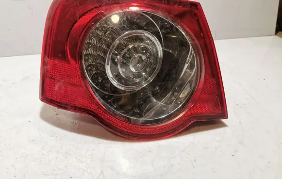 Volkswagen PASSAT B6 Tailgate rear/tail lights ZSB3C5945