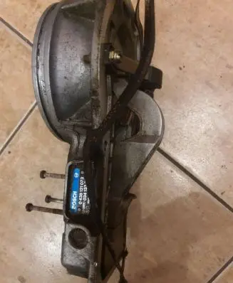 Audi 80 90 B3 Fuel distributor 034133353N 0438121073