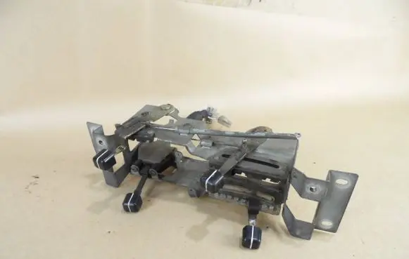 Mitsubishi Pajero Climate control/heater control trim 