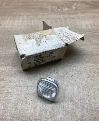 Audi A8 S8 D2 4D Front fender indicator light 4D0949127D