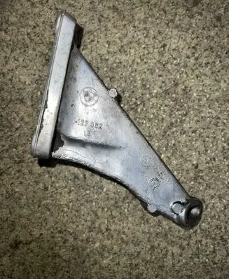 BMW 5 E28 Engine mounting bracket 1127362