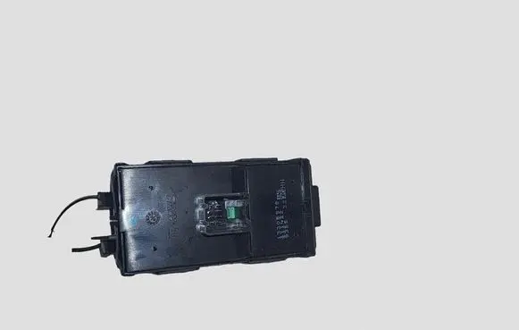 Opel Insignia A Electric window control switch 13305978 13222226