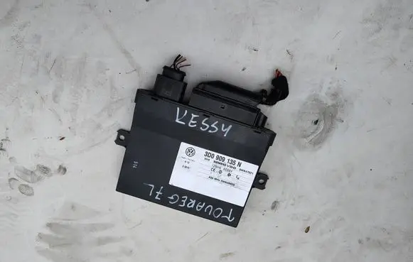 Volkswagen Touareg I Keyless (KESSY) go control unit/module 3D0909135N