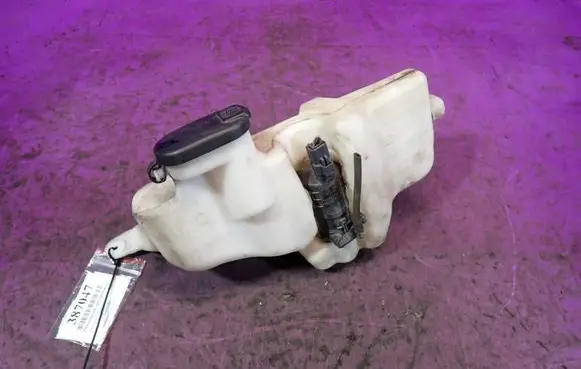Renault Thalia I Windshield washer fluid reservoir/tank