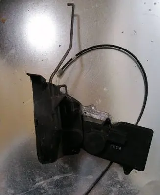 Mazda 6 Front door lock PBTAASGF30