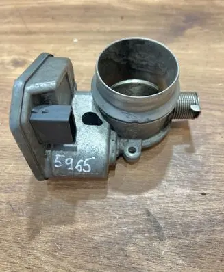 BMW 5 E60 E61 Throttle valve 7804384