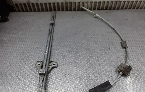 Renault Master II Front door manual window regulator 