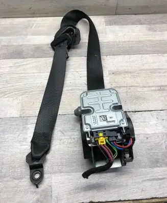 Mercedes-Benz E W211 Front seatbelt G206U544782 609098200A