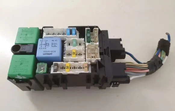 Peugeot 508 Fuse module 9665490680
