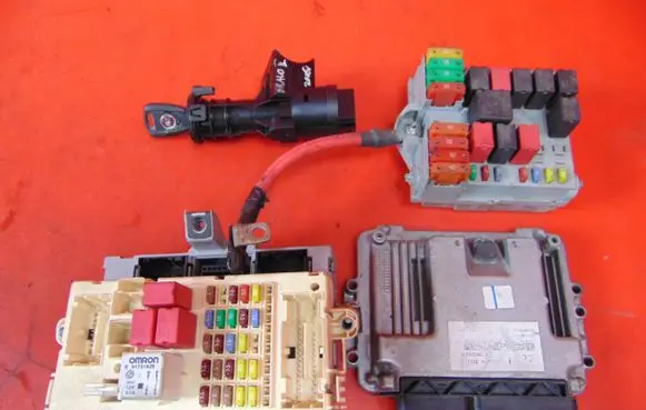 Fiat Bravo Engine ECU kit and lock set 00518294210 51775688 FIATBRAVOII2