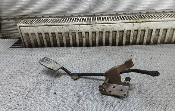 Opel Frontera B Accelerator throttle pedal