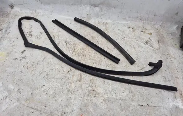 Ford Transit - Tourneo Connect Front door rubber seal DT11V25315BF
