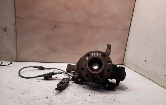 Opel Astra H Front wheel hub