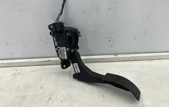 Seat Cordoba (6L) Accelerator throttle pedal 6q1721503b