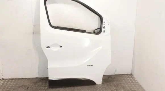 Opel Vivaro Front door