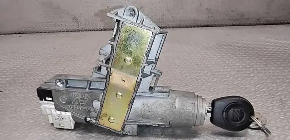 Seat Alhambra (Mk1) Ignition lock P012106