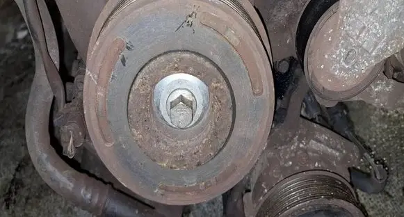 Peugeot 307 Crankshaft pulley 
