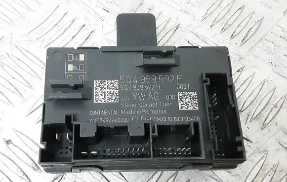 Volkswagen Golf VII Door control unit/module 5Q4959592E