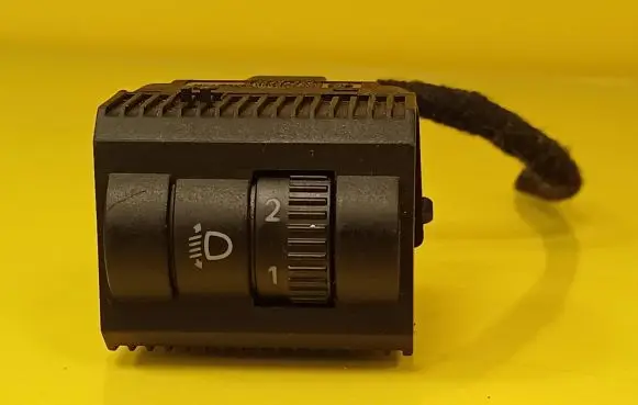 Volkswagen Polo IV 9N3 Headlight level height control switch 600941333B
