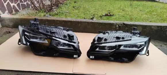 Peugeot 308 Headlight part 9859661880