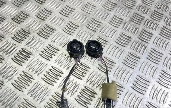 Skoda Fabia Mk2 (5J) Front door high frequency speaker 5J0035411B