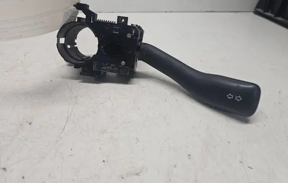 Volkswagen Golf IV Indicator stalk 8L0953513E