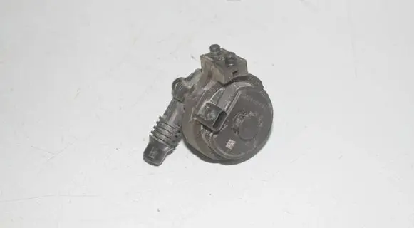 BMW i4 Electric auxiliary coolant/water pump 8840614 64218840614