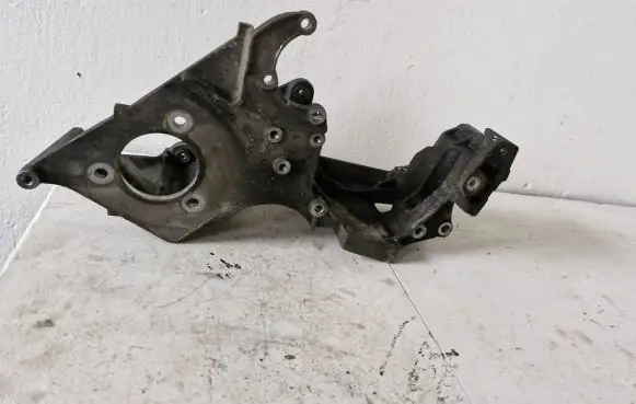 Volkswagen Golf IV Engine mounting bracket 038903143H NS12CU