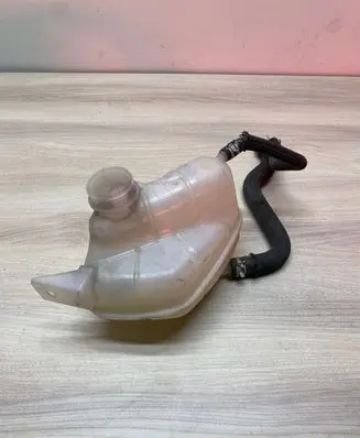 Nissan X-Trail T32 Coolant expansion tank/reservoir