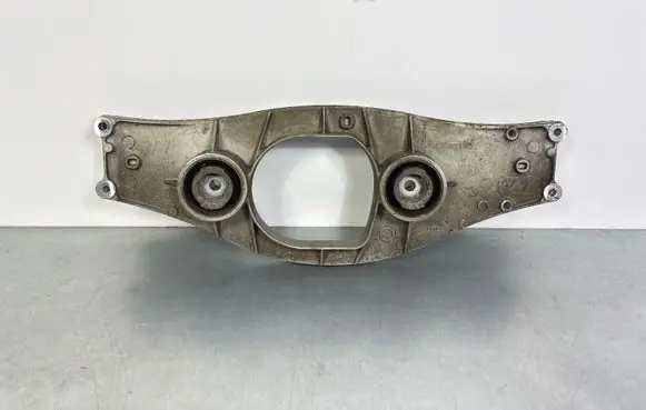 Mercedes-Benz S W221 Rear differential/diff mount bracket A2213521406