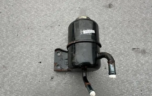 Mitsubishi Pajero Power steering fluid tank/reservoir MR448281 MB636556