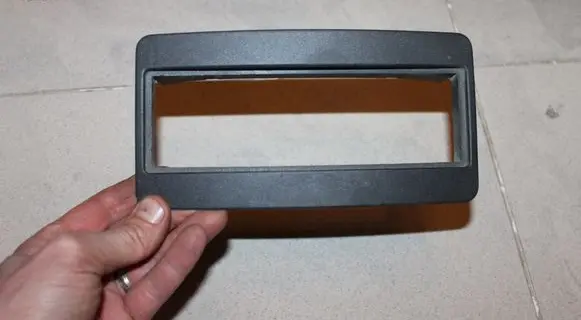 Toyota RAV 4 (XA20) Radio/GPS head unit trim 1DIN