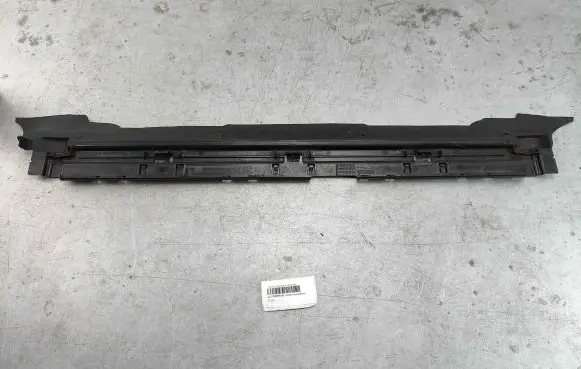 Mercedes-Benz E W213 Radiator trim a2135050930