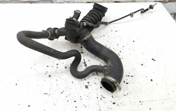 Audi A4 S4 B5 8D Turbo air intake inlet pipe/hose 058135356A
