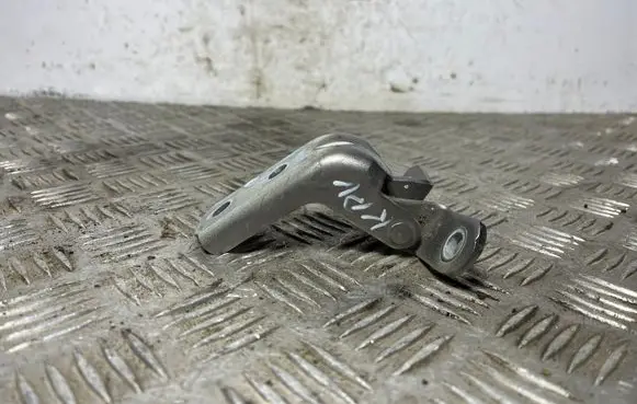 Hyundai Kona I Front door upper hinge