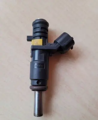 Peugeot 207 Fuel injector V752817680