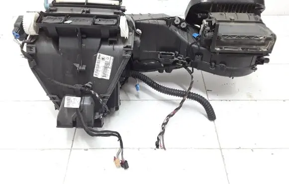 Skoda Octavia Mk2 (1Z) Interior heater climate box assembly 1Z1820003FS