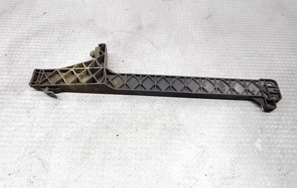 Radiator mount bracket