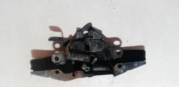 Toyota Corolla E120 E130 Engine bonnet/hood lock/catch