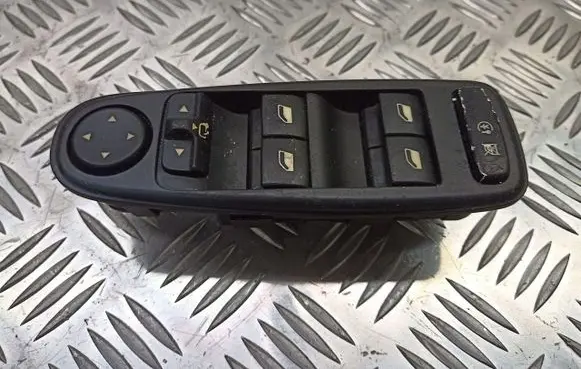 Citroen C4 I Picasso Front door window switch trim 96639383ZD