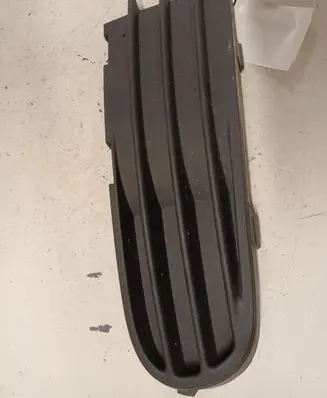 Volvo V50 Front bumper lower grill 30657010