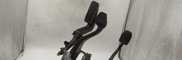 Audi A4 S4 B5 8D Pedal assembly 8d1721506