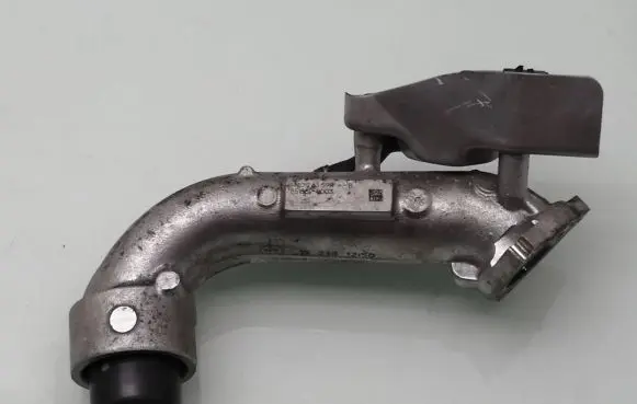 Nissan Navara D23 Turbo air intake inlet pipe/hose 144D24359R 8518820003
