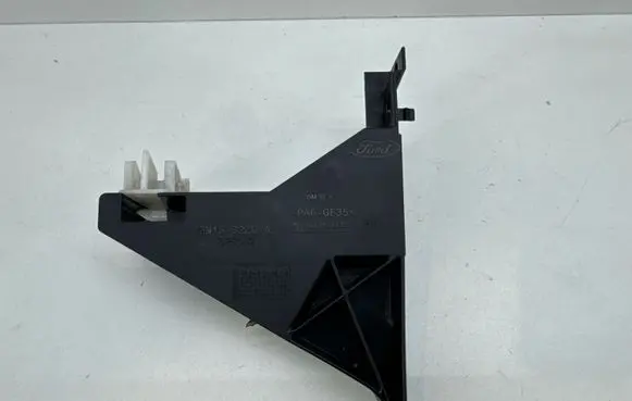 Ford Ecosport Headlight/headlamp mounting bracket GN158226A