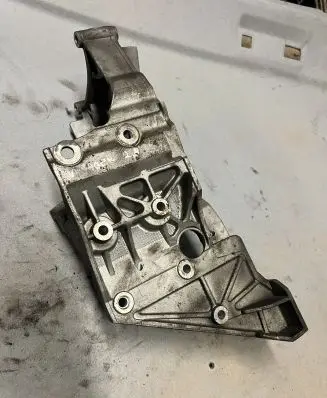 Chrysler Grand Voyager IV Fuel pump bracket 90512909G